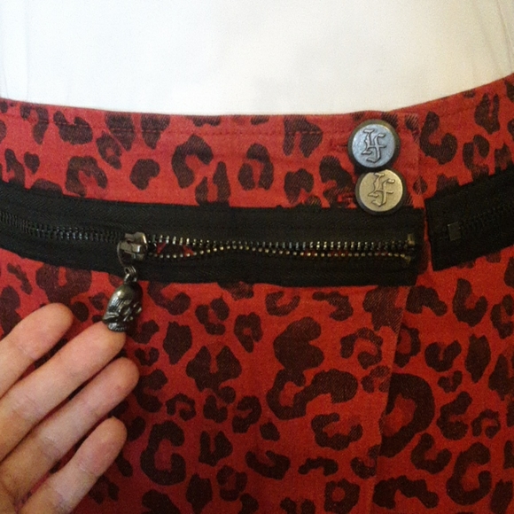 Iron Fist Red Flag Skirt❤🖤 - Picture 3 of 14